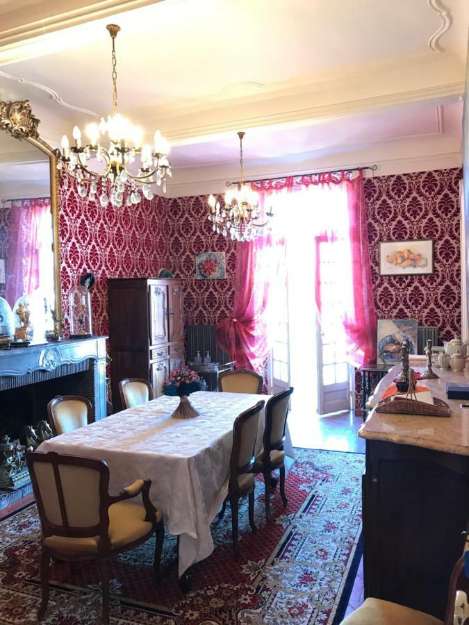 ホテル Chez Les Artistes Servian エクステリア 写真